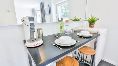 Coffee/tea facilities, Dining area