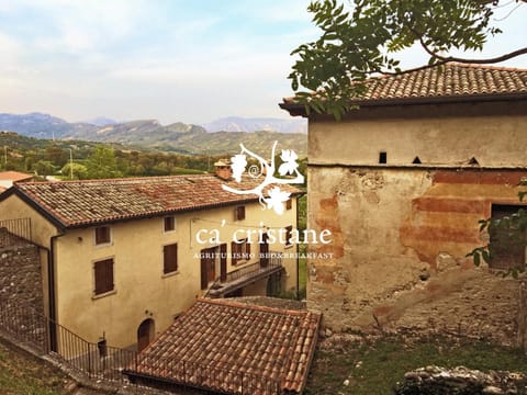 Property building, Neighbourhood, Logo/Certificate/Sign, Mountain view