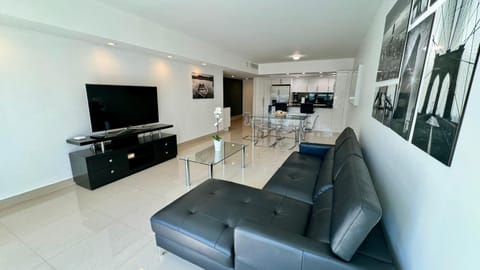 Sunny Isles, beach life! Parking included Appartement in Sunny Isles Beach