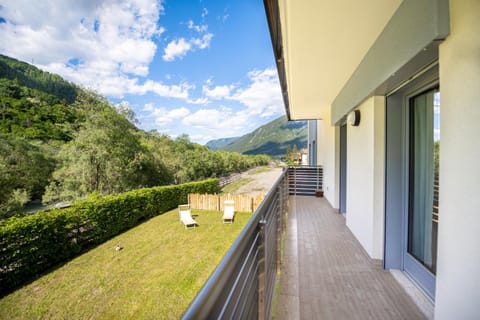 Balcony/Terrace, Garden view, Mountain view, River view