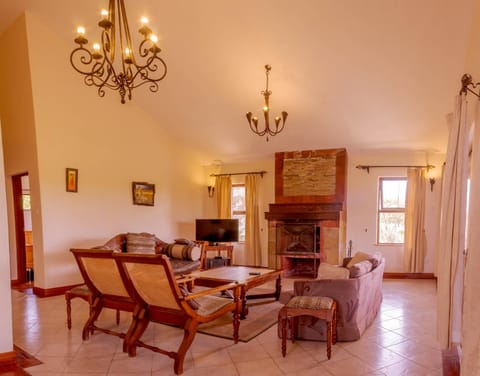Ol-Kine Cottage at The Great Rift Valley Lodge & Golf Resort Naivasha Condominio in Kenya