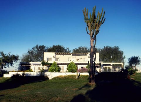 Facade/entrance, Photo of the whole room