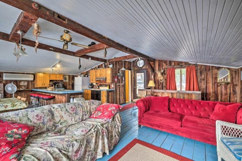 Quiet Cabin on Glen Lake with Boat Dock and Deck! House in Queensbury
