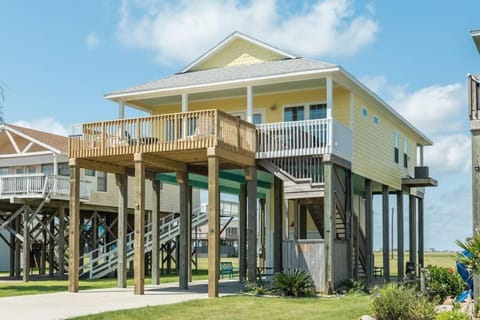 Gulf, Bay and Bridge Water Views From Multi-Decks - Shore Enuff in Treasure Island! House in Alvin