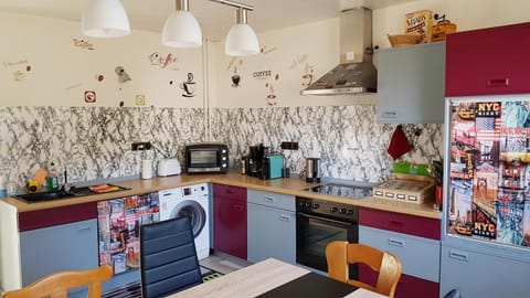 Kitchen or kitchenette, Photo of the whole room