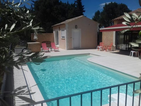 La Clastre location d'un studio avec piscine et clim près d'Uzès Urlaubsunterkunft in Provence-Alpes-Côte d'Azur