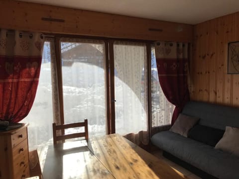 Charmant appartement 6-8 personnes au cœur du village à proximité lac et pistes de ski Condo in Morillon
