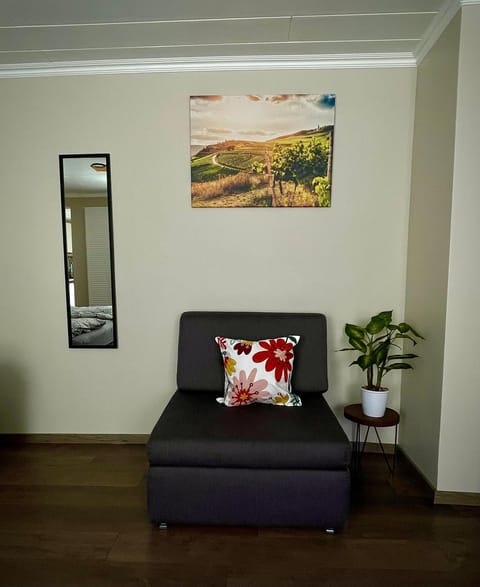 Bed, Seating area, Bedroom