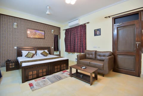 Studio Serviced Apartments near Fortis Hospital Hotel in Gurugram