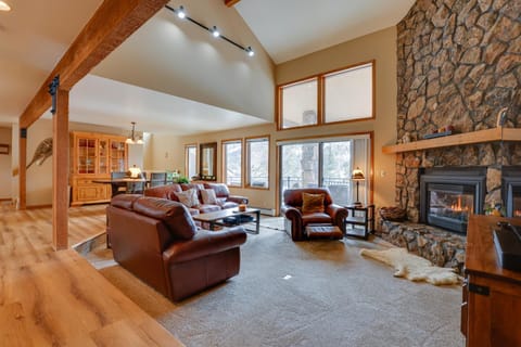 Deck and Mtn View Keystone Townhome Near Resort! House in Keystone