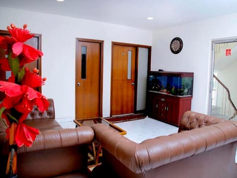 Maplewood Guest House, Neeti Bagh, New Delhiit is a Boutiqu Guest House - room 6 Bed and Breakfast in New Delhi