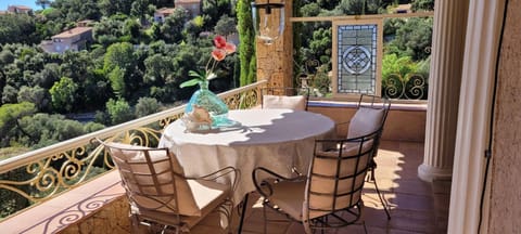 Villa Aurlie Sea View, 600m To Beach And Shops Villa in Saint-Raphael