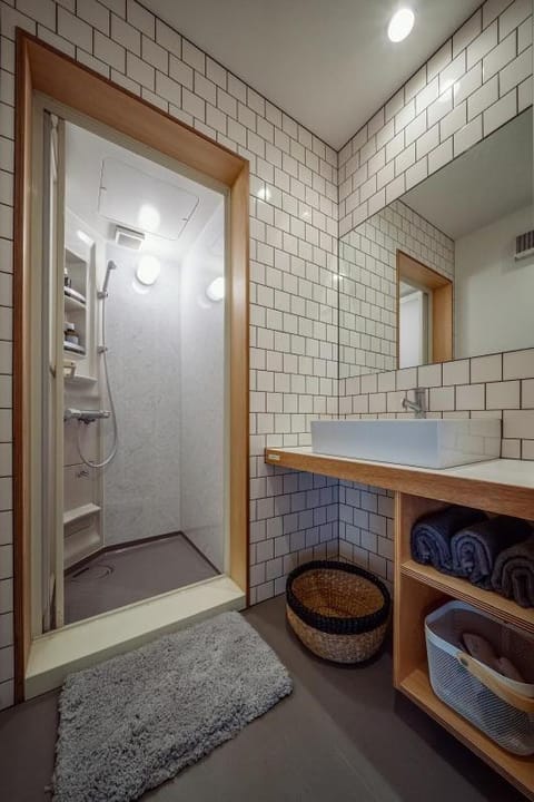 Shower, Bathroom