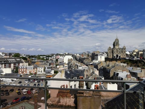 Nearby landmark, Neighbourhood, Balcony/Terrace, City view