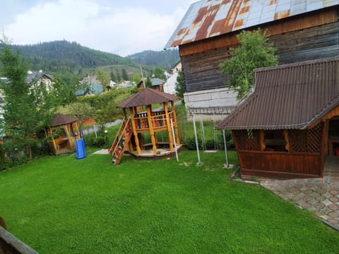 Зима-Літо Bed and Breakfast in Lviv Oblast