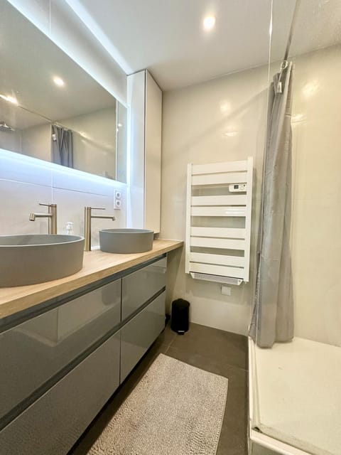 Cosy & Chill Appartements - 10 min de la mer - Jardin, Netflix, terrasse, fibre & parking Apartment in Cagnes-sur-Mer