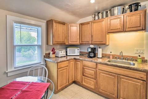Cozy Unit with Patio Walk to Dining, Lake Elkhart! Condo in Elkhart Lake