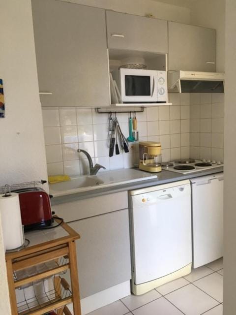 Coffee/tea facilities, Kitchen or kitchenette, dishwasher, minibar, stove, toaster