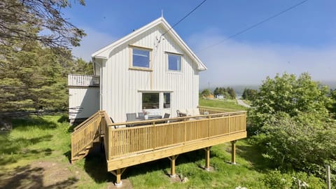 Property building, Natural landscape, Garden view