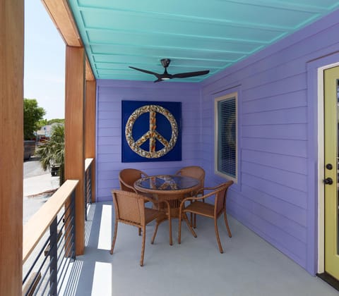 Balcony/Terrace, Decorative detail, Seating area