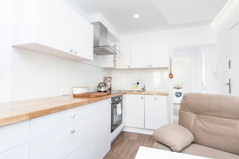 TV and multimedia, Kitchen or kitchenette, Seating area