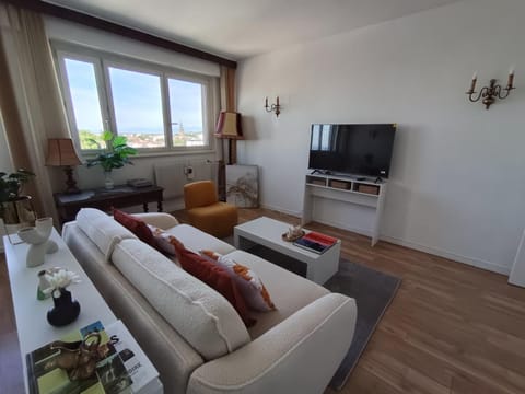 Communal lounge/ TV room, Living room