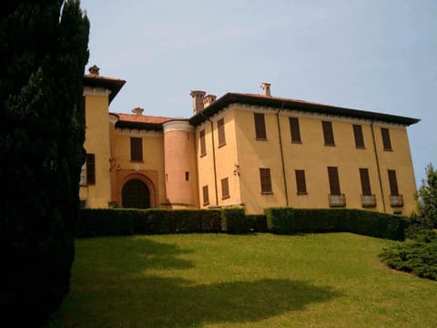 Facade/entrance, Landmark view