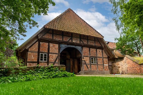 Property building, Facade/entrance, Garden