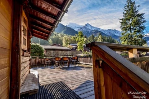 Chalet in green, sunny and quite spot 5’ from center Chalet in Les Houches