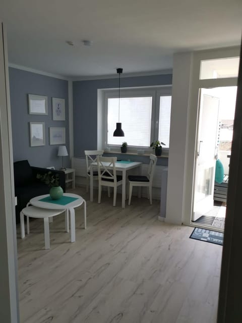 Balcony/Terrace, Photo of the whole room, Seating area, Dining area