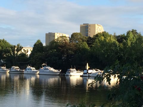 Property building, Neighbourhood, Natural landscape, Activities, Summer, Hiking, Cycling, On site, Area and facilities