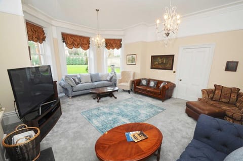 Substantial 6 bed House in Christchurch Dorset House in Christchurch