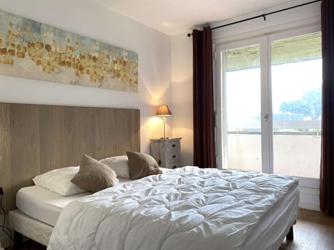 Appartement VUE SUR MER avec terrasse, plage de Trestraou à PERROS-GUIREC - Ref 861 Apartment in Perros-Guirec