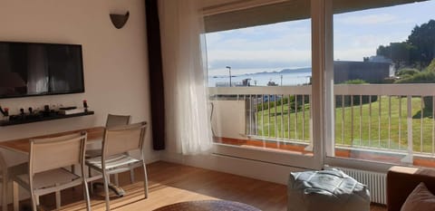 Appartement VUE SUR MER avec terrasse, plage de Trestraou à PERROS-GUIREC - Ref 861 Apartment in Perros-Guirec