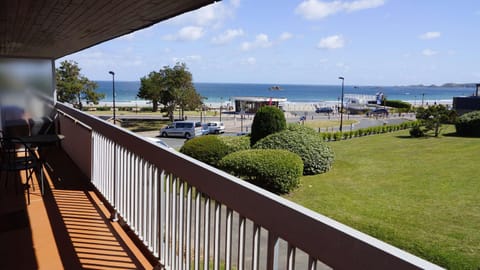 Appartement VUE SUR MER avec terrasse, plage de Trestraou à PERROS-GUIREC - Ref 861 Apartment in Perros-Guirec