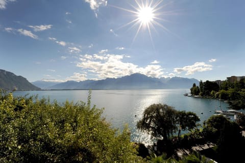 View (from property/room), Lake view, Mountain view