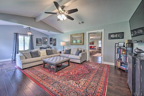 Spacious New Braunfels Escape with Private Deck! Maison in New Braunfels