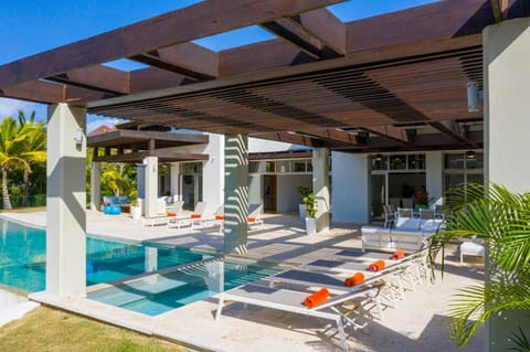 Unique Private Villa with Pools and Golf Cart Chalet in La Romana