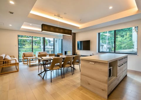 TV and multimedia, Kitchen or kitchenette, Dining area, minibar