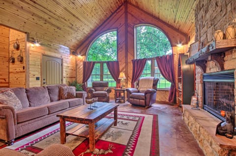 Spacious Family Home with Fire Pit on Norfork Lake! House in Norfork Lake