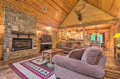 Spacious Family Home with Fire Pit on Norfork Lake! House in Norfork Lake