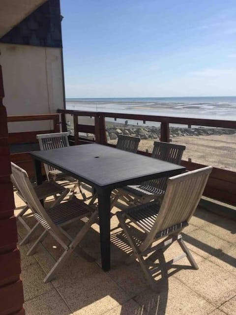 LES ILES VUE SUR MER Apartment in Normandy