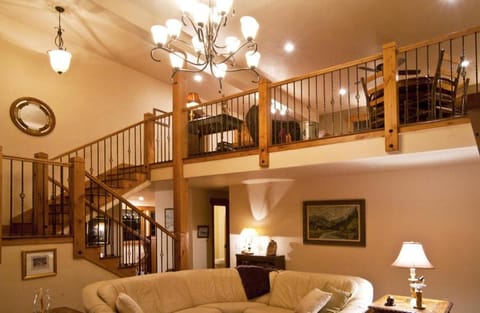 Chalet Val d'Isere Bed and Breakfast in Steamboat Springs
