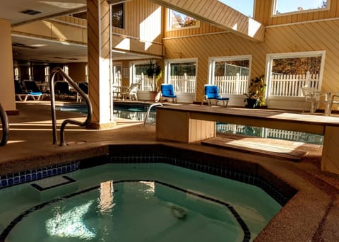 Hot Tub, Swimming pool