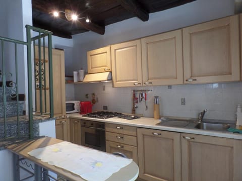 Coffee/tea facilities, Kitchen or kitchenette