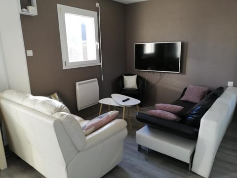 Kerguil-hanna agréable et familiale, 4 pers, piscine privée du 15 juin à mi-septembre House in Finistere