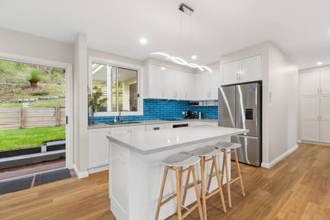 Newly Renovated Hyams Beach Cottage House in Vincentia