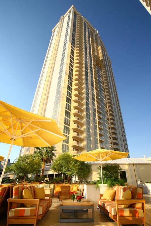 Luxury Suites International at The Signature Apartment hotel in Las Vegas Strip