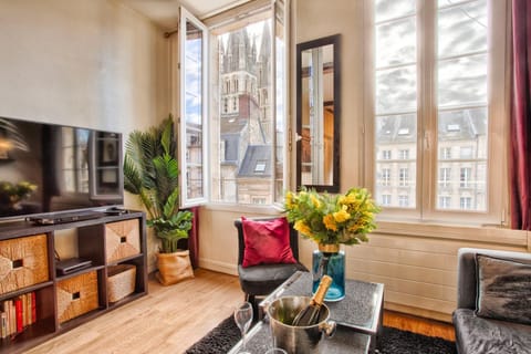 Communal lounge/ TV room, TV and multimedia, Living room