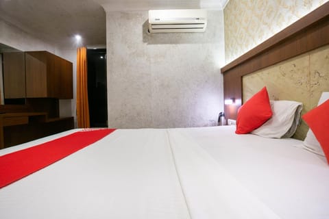 Hotel Prince Residency Hotel in Thane